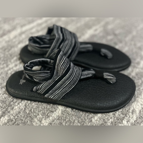 Sanuk Shoes - Sanuk Yoga Sling 2 Black White Stripe Sandals Flip Flops Comfort Walking Sz 7